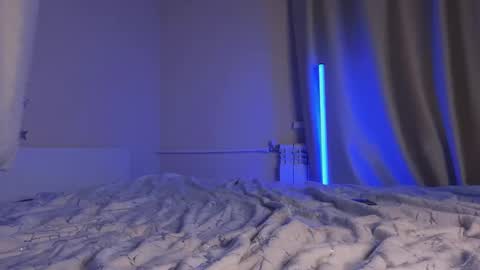 Snapshot of xxtina_ chatting on 12/17/24, 05:51 kristina usually everyday here started GMT3 online show from 12/17/24, 05:51