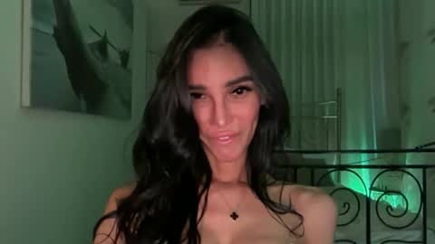 Mia and shawn online show from 04/22/26, 01:08