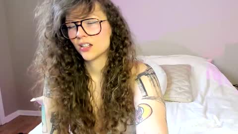 Aura  Deluge  online show from 03/04/25, 12:29