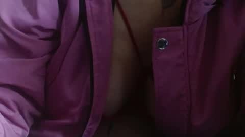 Snapshot of xxx_morena chatting on 01/06/25, 02:48   LILI  online show from 01/06/25, 02:48