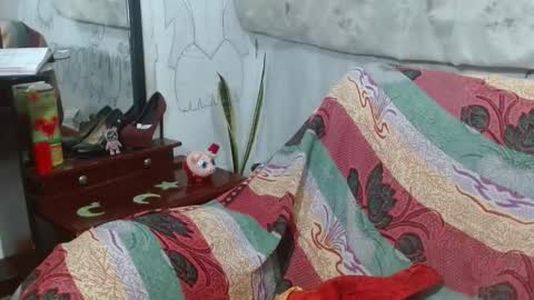 Snapshot of xxx_morena chatting on 02/25/25, 03:52   LILI  online show from 02/25/25, 03:52