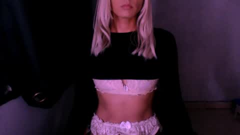 Chiara online show from 05/15/26, 09:49