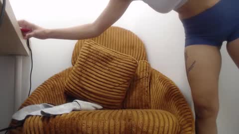 Lola online show from 02/23/25, 10:39