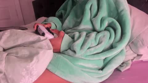 Snapshot of xxxdanidoomsdayxxx chatting on 03/04/25, 12:29 Danielle online show from 03/04/25, 12:29