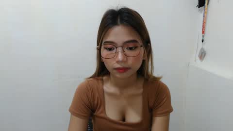 Snapshot of xxxforyouonlyxxx chatting on 12/10/24, 03:33 inday pinay online show from 12/10/24, 03:33