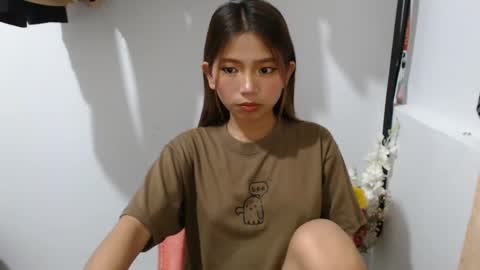 Snapshot of xxxforyouonlyxxx chatting on 02/02/25, 10:35 inday pinay online show from 02/02/25, 10:35