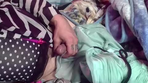 Snapshot of xxxgarterfreekxx chatting on 03/04/25, 12:22 Silky Lingerie grrl online show from 03/04/25, 12:22