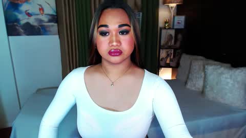 OLIVIA online show from 01/10/25, 12:15