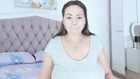 Elvira online show from 04/14/26, 05:57