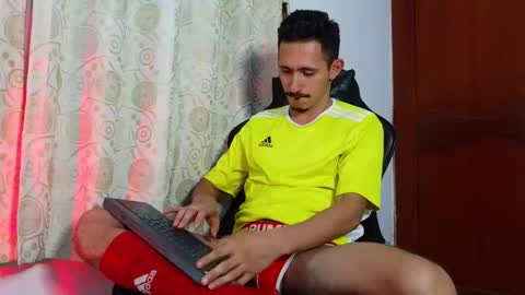Snapshot of xxxhome_alonexxx chatting on 05/06/26, 08:03 Kev online show from 05/06/26, 08:03
