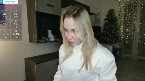 Snapshot of xxxhoneyxx chatting on 01/07/25, 12:55 Onlyfanz online show from 01/07/25, 12:55