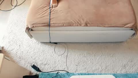 kira online show from 09/21/25, 06:37