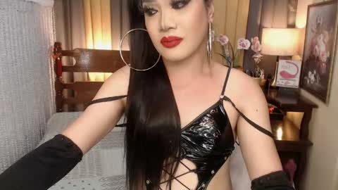 QUEENCY online show from 04/19/26, 06:46