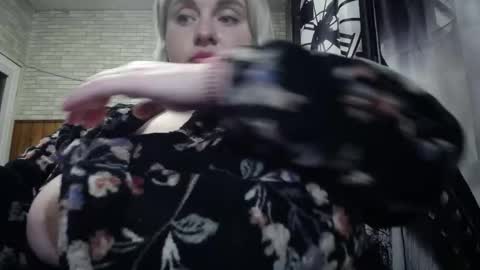 Lana online show from 03/25/26, 07:42