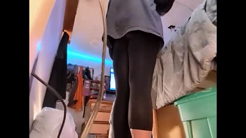 Xzbib online show from 02/12/25, 12:16