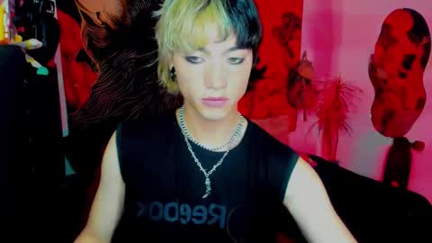 xzerox_ online show from 12/05/25, 08:38