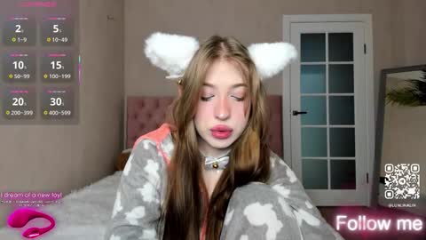 Lina online show from 09/30/25, 10:09