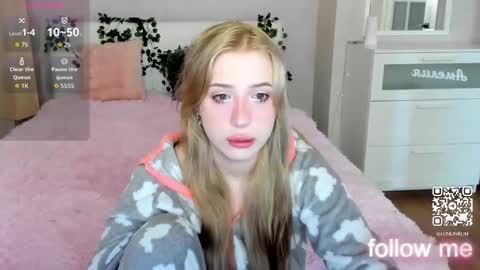 Lina online show from 10/04/25, 08:56