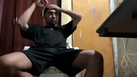 Snapshot of y0ungwithbrowndick chatting on 12/25/24, 10:06 BROWN DICK online show from 12/25/24, 10:06