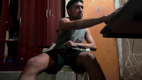 Snapshot of y0ungwithbrowndick chatting on 12/26/24, 05:26 BROWN DICK online show from 12/26/24, 05:26