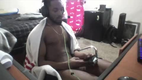 Snapshot of y_sticky chatting on 03/10/25, 07:29 y_sticky online show from 03/10/25, 07:29