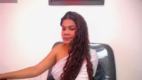 yazhini online show from 03/16/26, 11:47