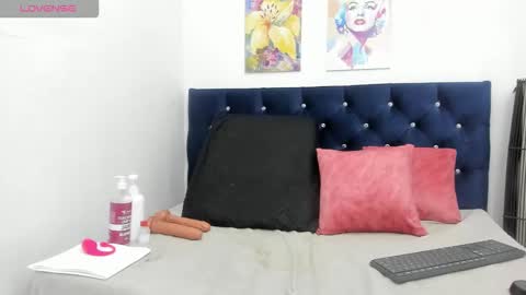 yaiza_sexylovee online show from 10/29/25, 12:24