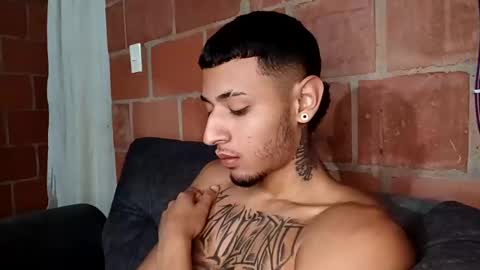 Yajz online show from 10/31/25, 04:57