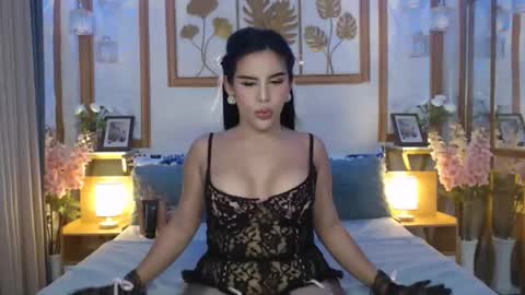 Snapshot of yakarena chatting on 11/18/25, 04:33 yakarena online show from 11/18/25, 04:33