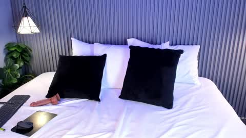 Yalezka online show from 04/10/26, 05:01