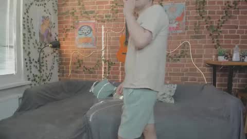 Mia and Andry  online show from 10/01/25, 12:33