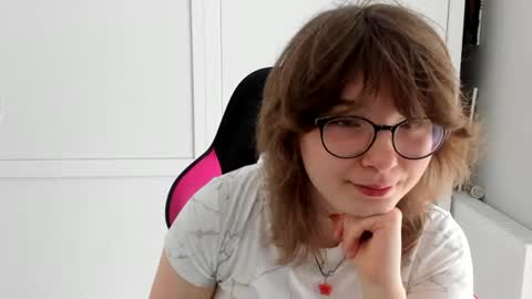 Sofia online show from 06/17/26, 06:05