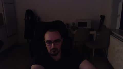 YamilLamal online show from 12/18/25, 05:52