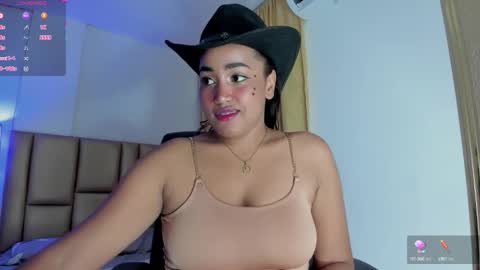 Snapshot of yamirawalker chatting on 10/07/25, 08:17 Naomi online show from 10/07/25, 08:17