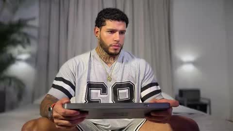 Snapshot of yamp_bigcock chatting on 10/16/25, 04:02 yamp sambrano online show from 10/16/25, 04:02