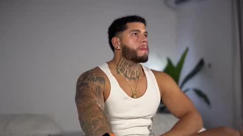 Snapshot of yamp_bigcock chatting on 10/25/25, 02:30 yamp sambrano online show from 10/25/25, 02:30