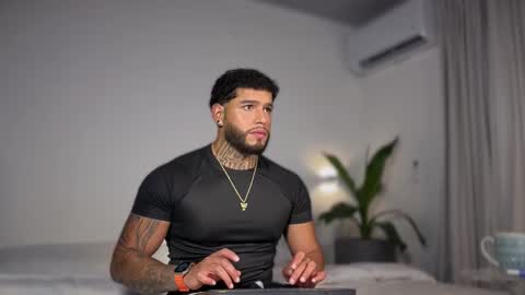 yamp sambrano online show from 11/12/25, 12:22