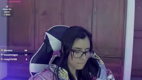 yan_nyan online show from 12/12/24, 03:54