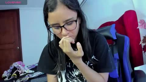 yan_nyan online show from 02/12/25, 12:27