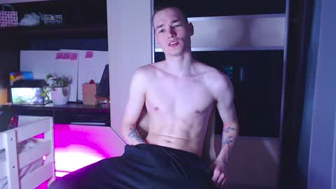 Yan online show from 12/15/24, 08:47