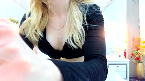 Yana  online show from 01/03/25, 10:19