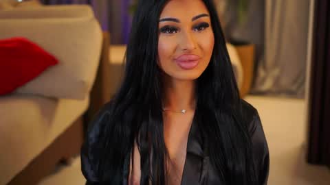 Yana online show from 04/08/26, 09:20