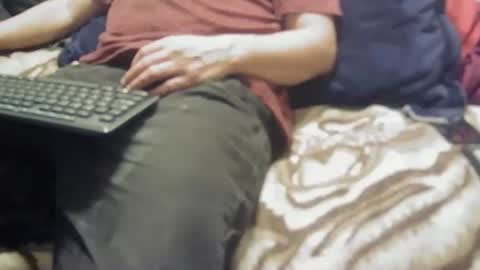 yangolox3 online show from 02/04/26, 01:11