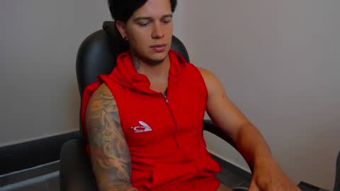 new here online show from 12/04/25, 12:58