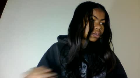 Snapshot of yannick_01 chatting on 06/20/26, 09:17 yannick_01 online show from 06/20/26, 09:17