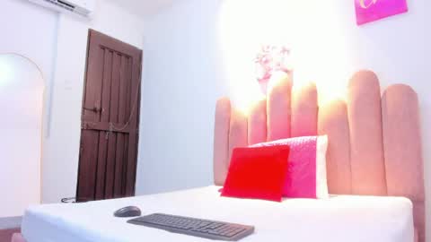 Snapshot of yara10_ chatting on 05/19/26, 12:33 yara10_ online show from 05/19/26, 12:33