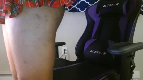 Snapshot of yarabrynnn chatting on 12/16/24, 12:06 YARA online show from 12/16/24, 12:06