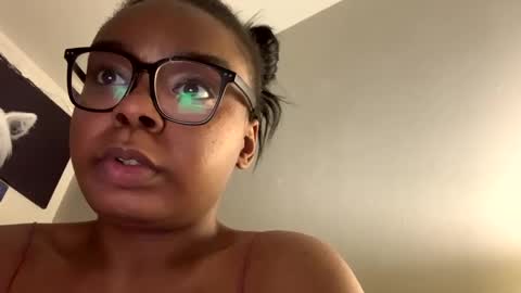 Snapshot of yarabrynnn chatting on 01/13/25, 02:07 YARA online show from 01/13/25, 02:07