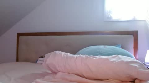 Snapshot of yarabrynnn chatting on 09/30/25, 04:45 YARA online show from 09/30/25, 04:45