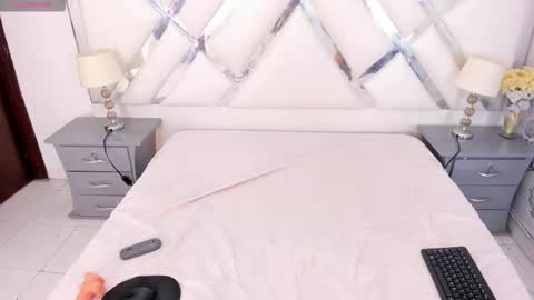 Yara online show from 02/12/26, 03:45